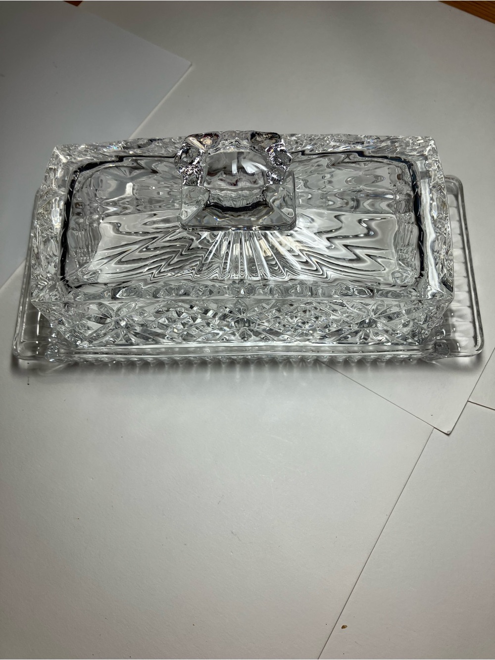 Beautiful crystal Godinger Dublin Covered Butter Dish